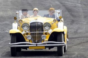 Great-Gatsby-yellow-car - Movies set in the 1910s 1920s 1930s 1940s.jpg
